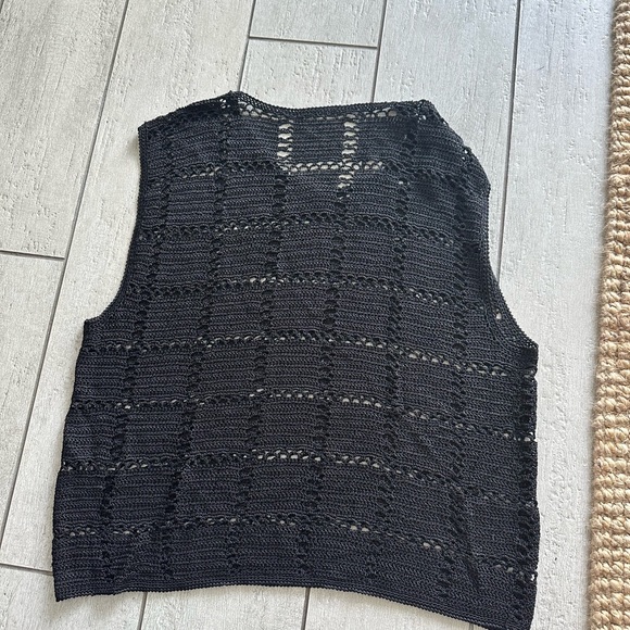 Black crocheted sweater. Perfection. Fits size M. Non branded. - Picture 5 of 6